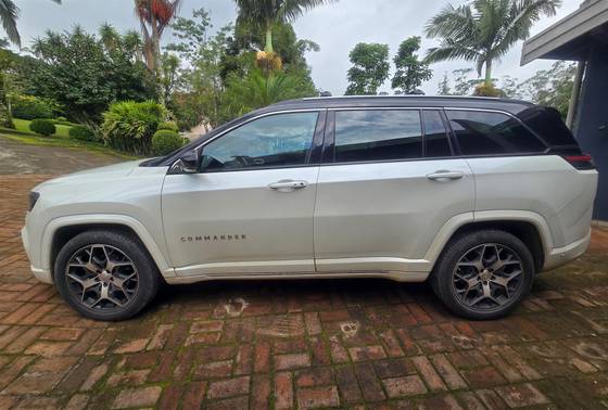 JEEP COMMANDER 1.3 T270 TURBO FLEX OVERLAND AT6